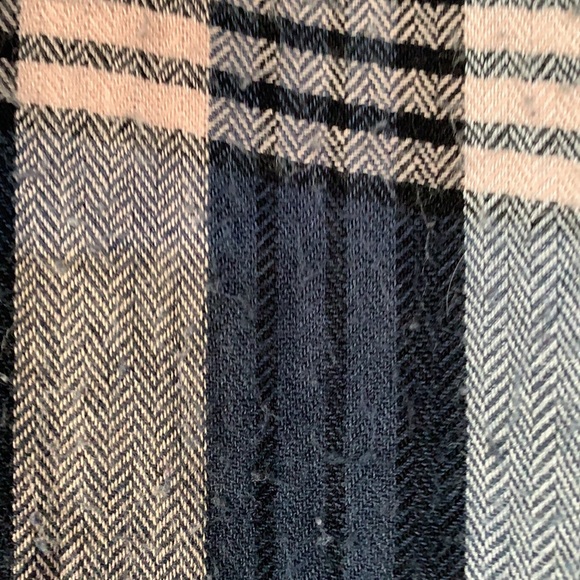 Olive and Oak flannel long sleeve - Picture 7 of 8